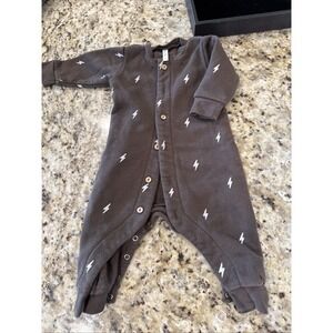 RYLEE + CRU Winter Scenic Sleeper Size 0-3  Button Up. Thick.‎ 4180